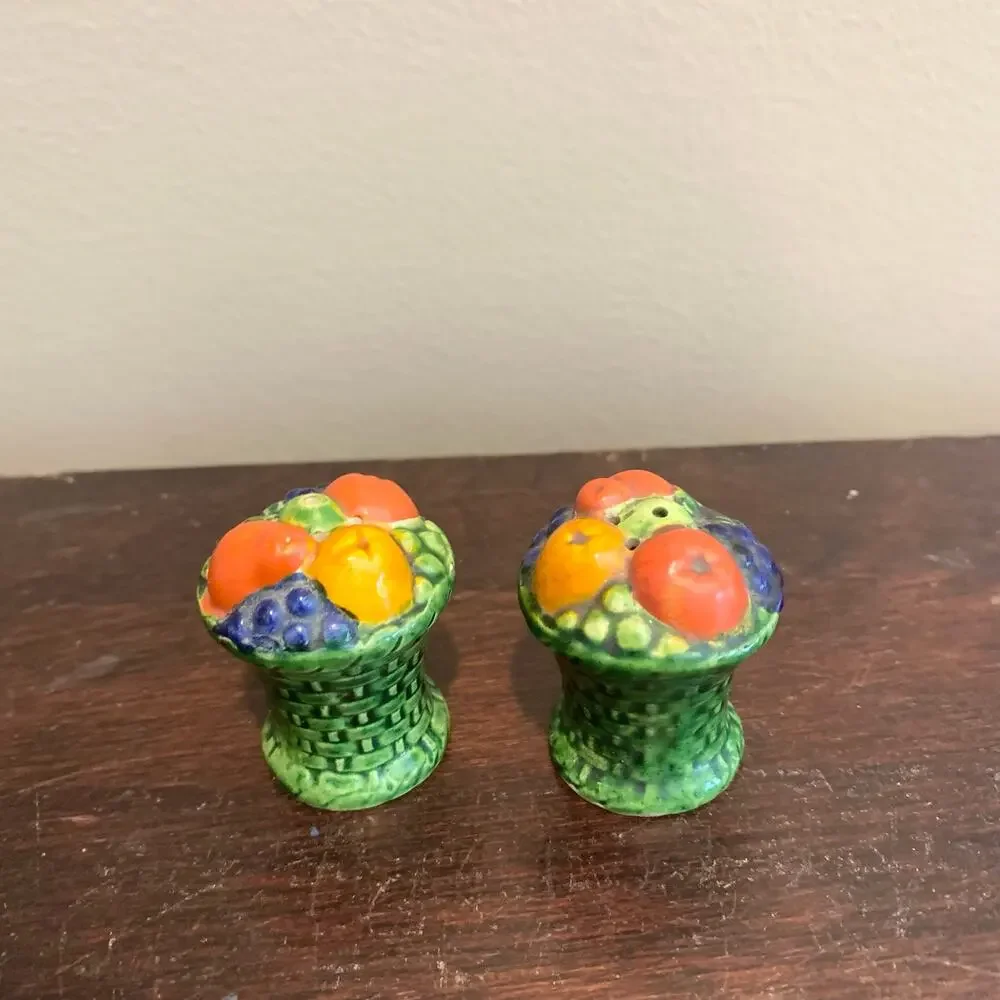 Vintage‎ green woven basket with fruit ceramic salt & pepper shaker set